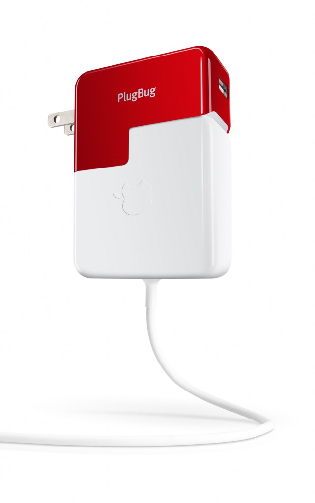 Le chargeur PlugBug associé au chargeur Apple